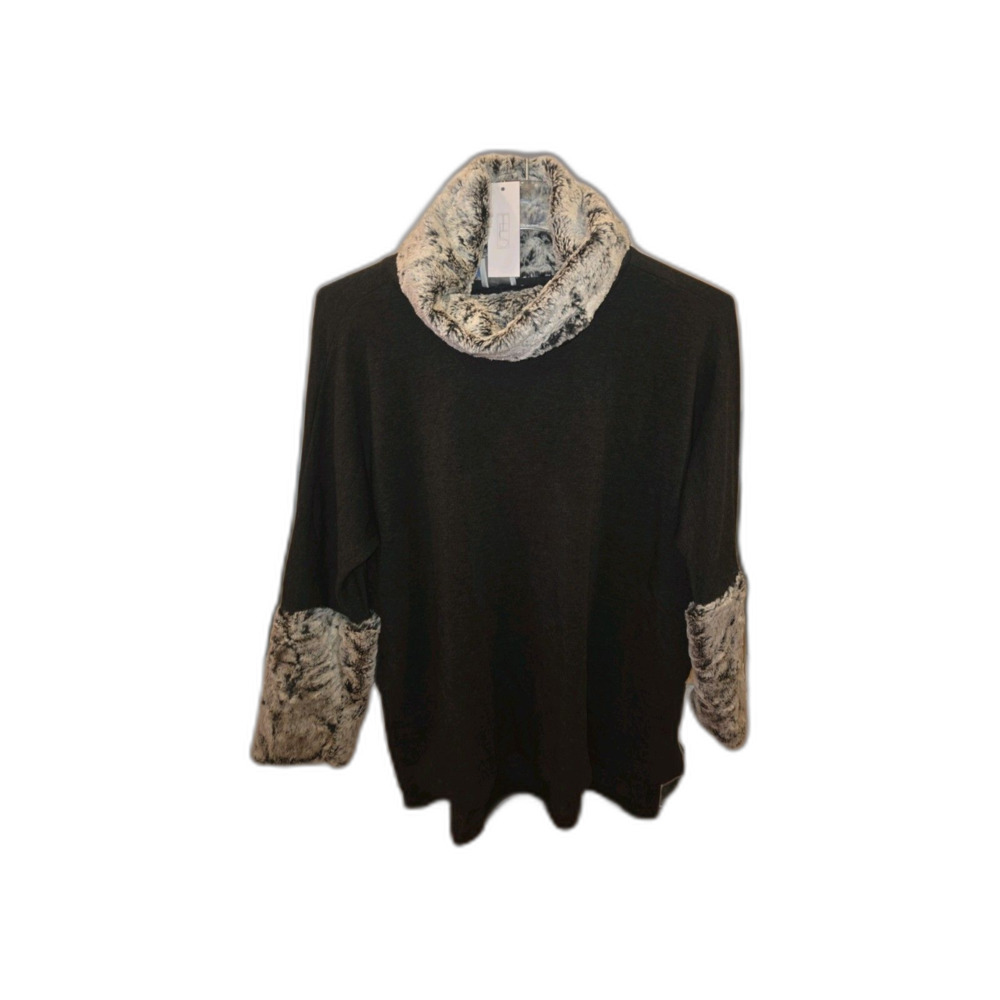 NWT Tess Elliott Studio Grey Faux Fur and Knit Sweater with cuffs. Size S.